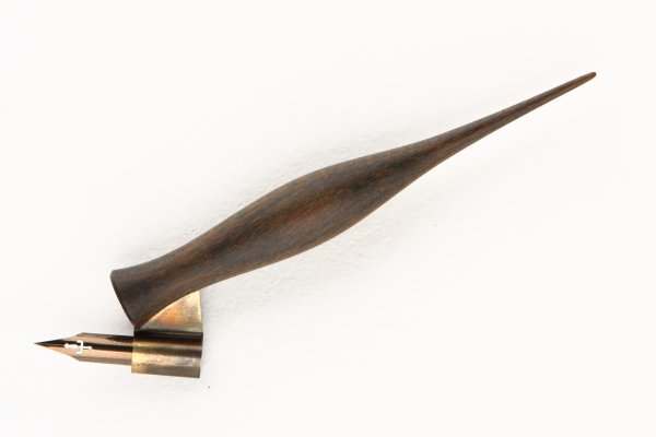 Oblique pen holder made of Lignum Vitae wood