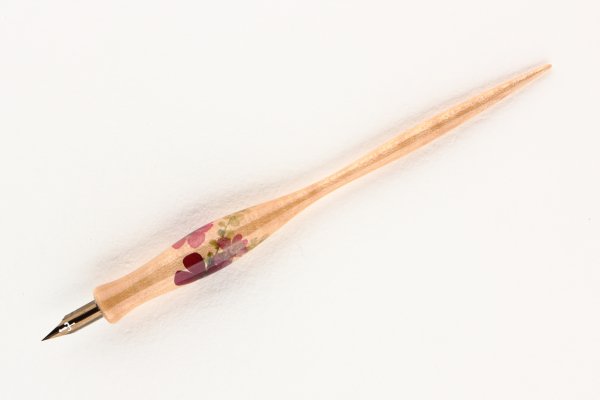 Straight pen holder made of curly Sycamore Maple wood with pressed flowers inlay